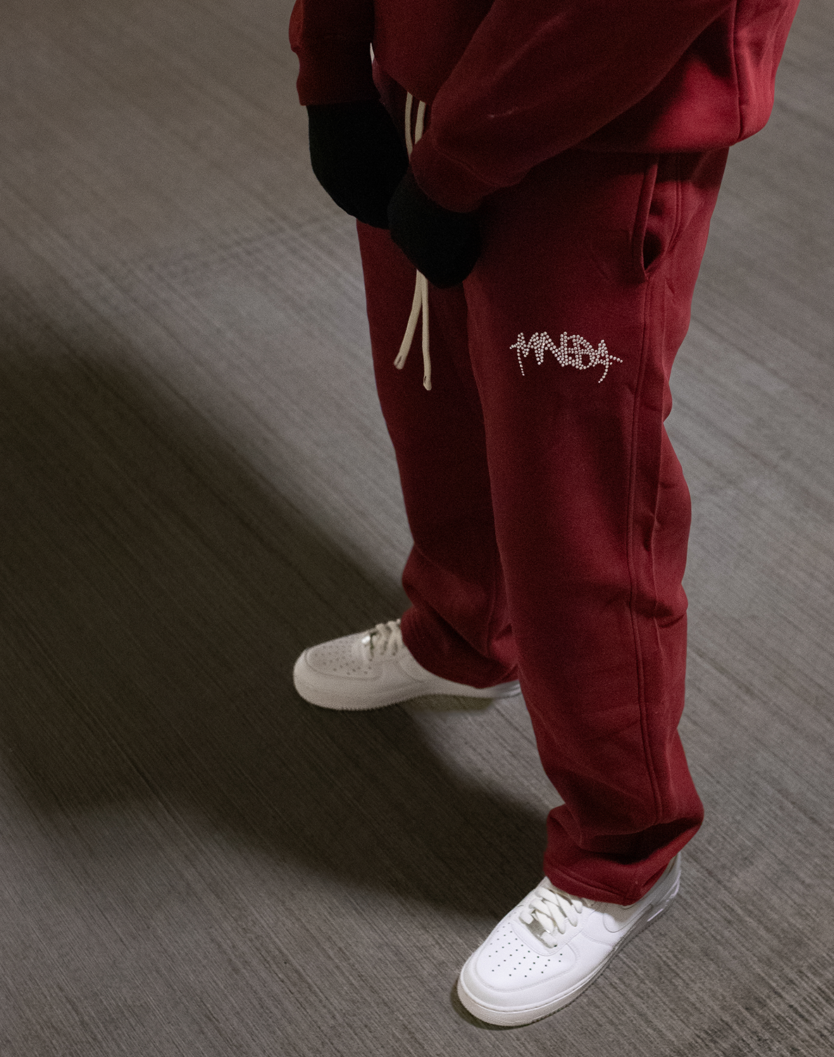 MNDA RHINESTONE SWEATPANTS 