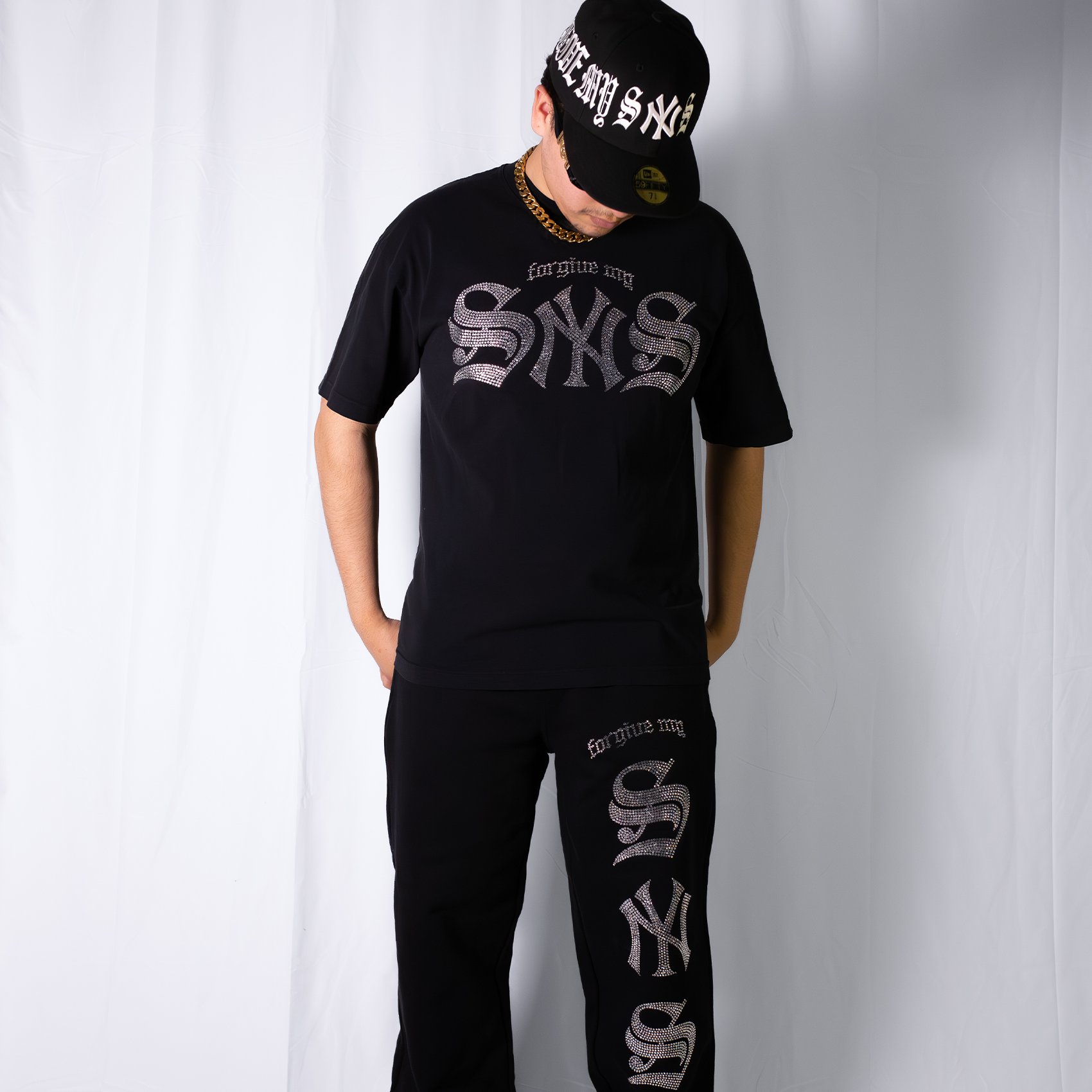 FORGIVE MY SYNS RHINESTONE SWEATPANTS BLACK