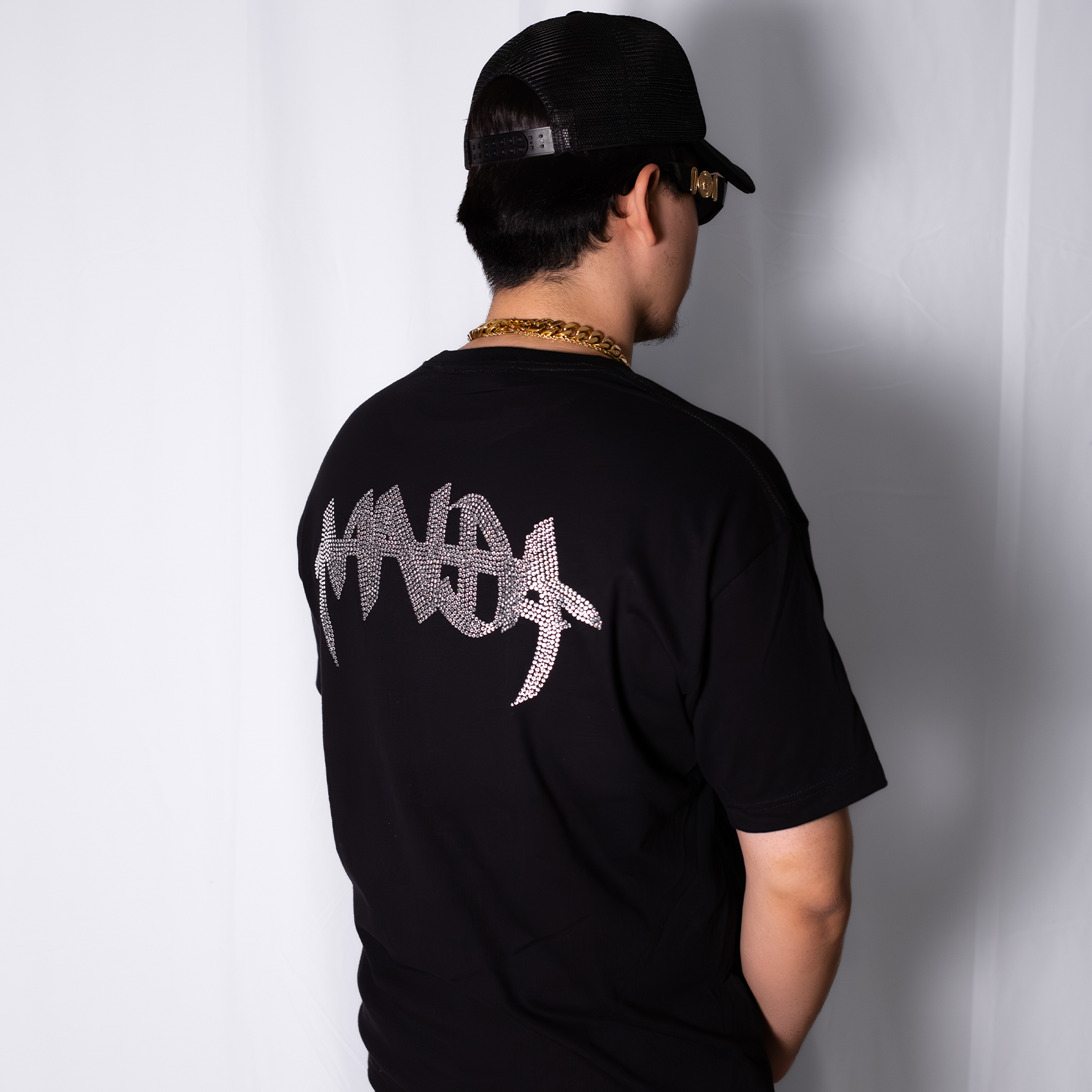 MNDA RHINESTONE TEE BLACK