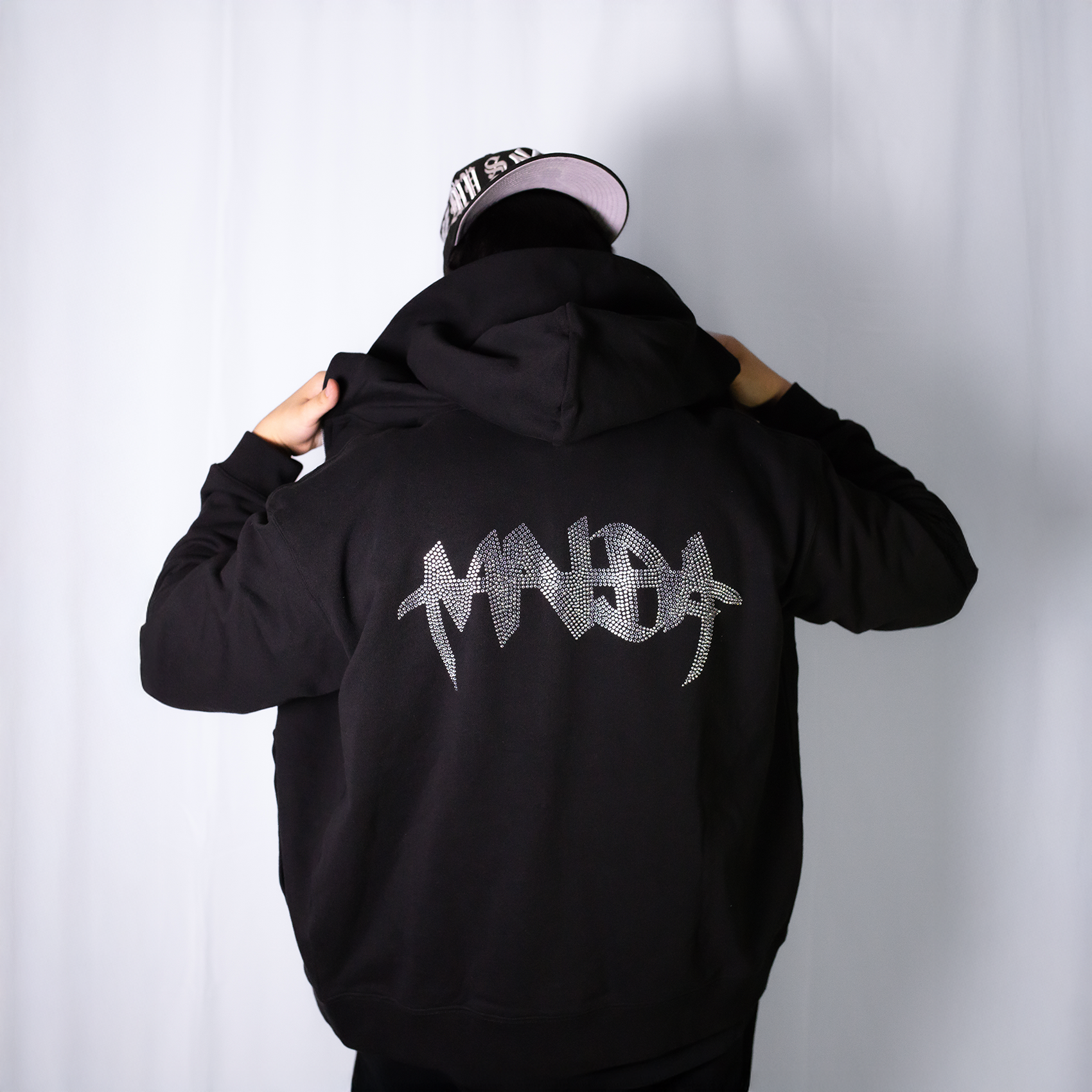 MNDA RHINESTONE ZIP UP HOODIE BLACK