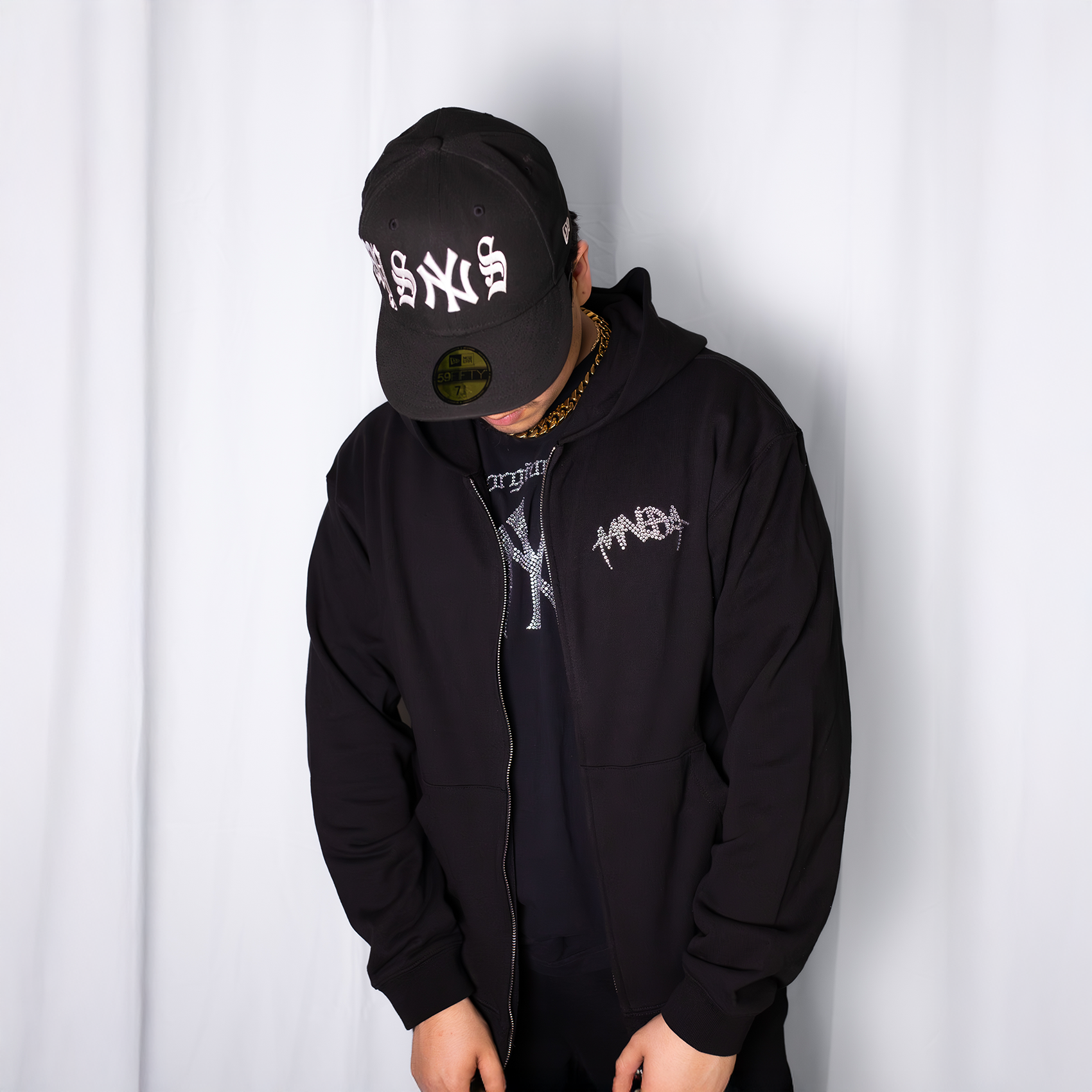 MNDA RHINESTONE ZIP UP HOODIE BLACK